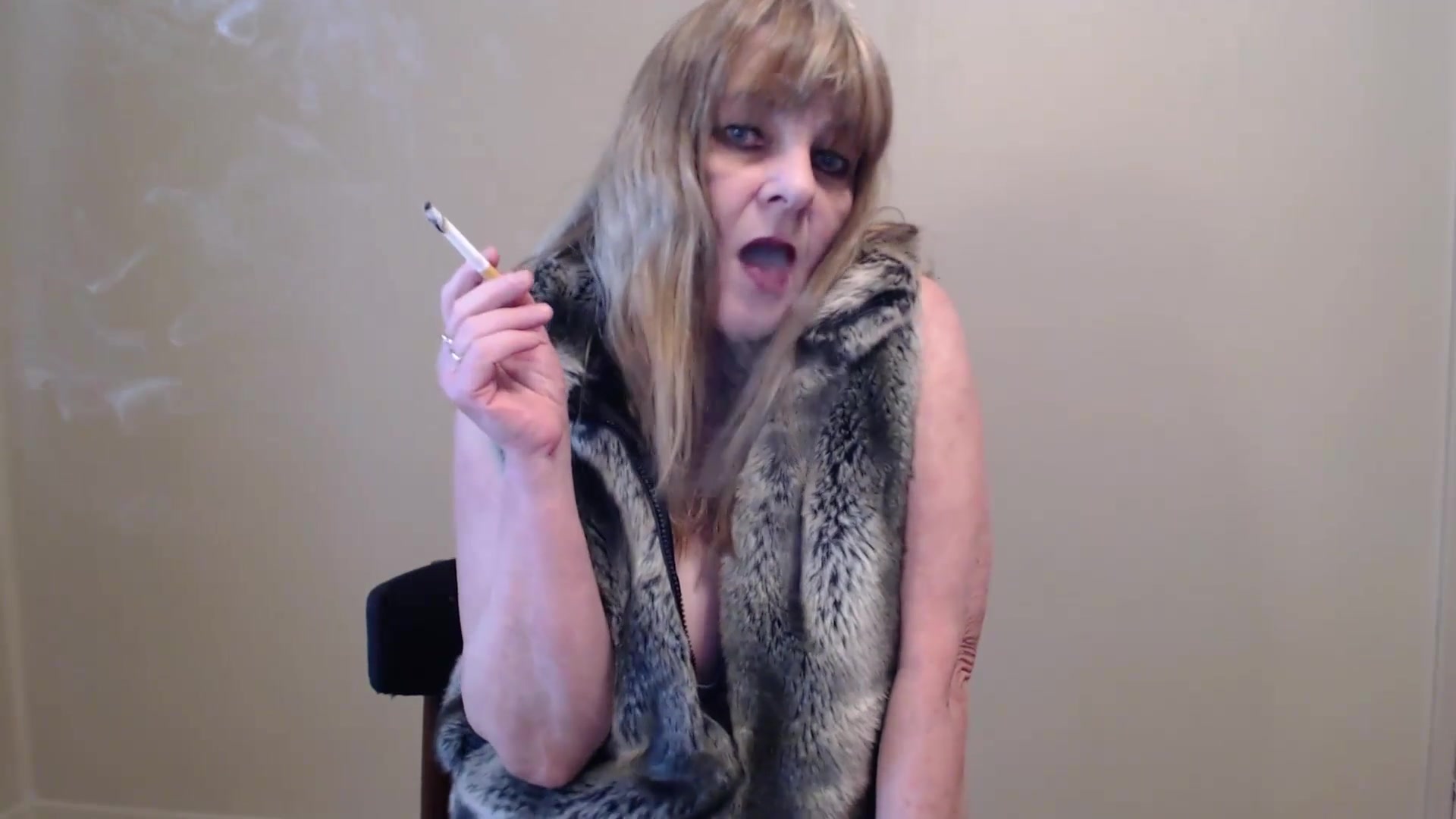 Smoking In A Fur Coat - TacAmateurs