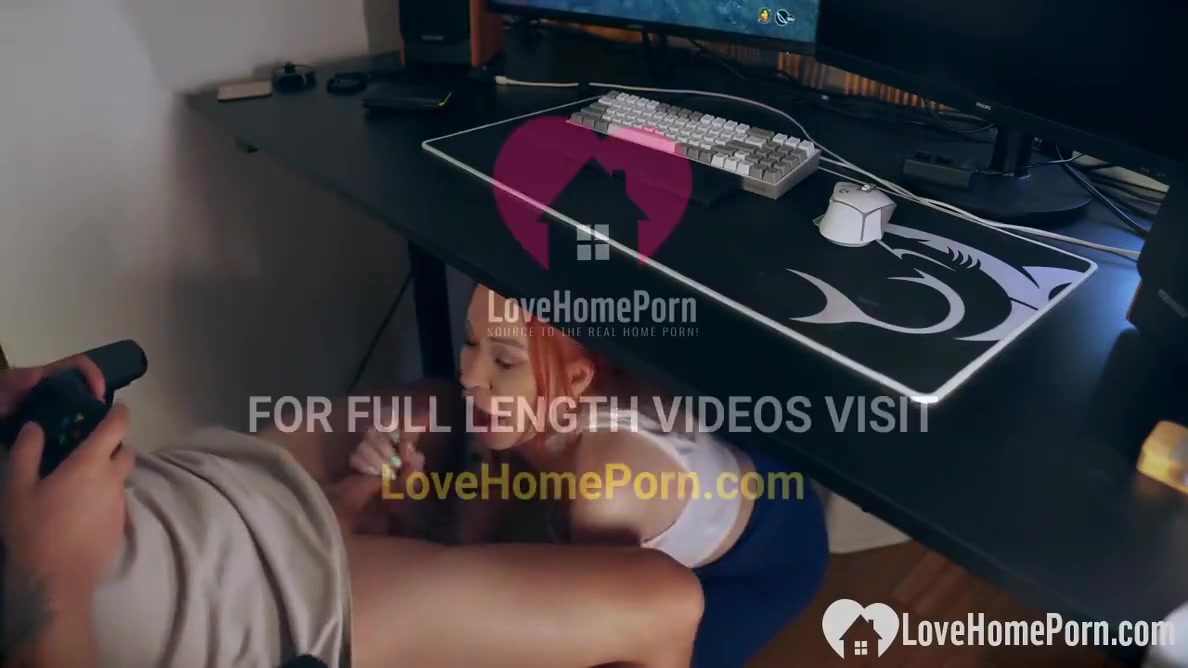 Distracting His Gaming With A Good Blowjob