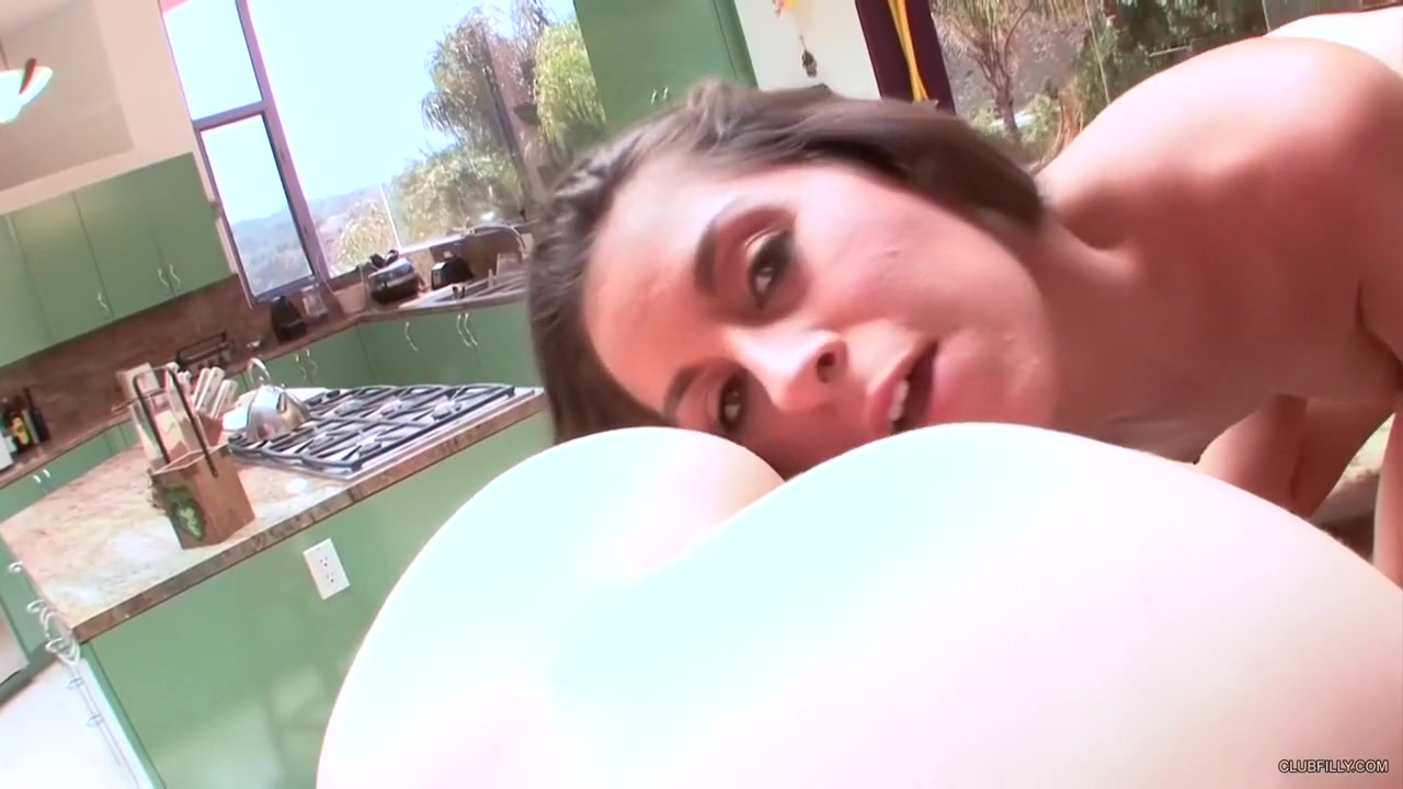 Delilah Davis and Sami St-Clair Don't Need a Bed