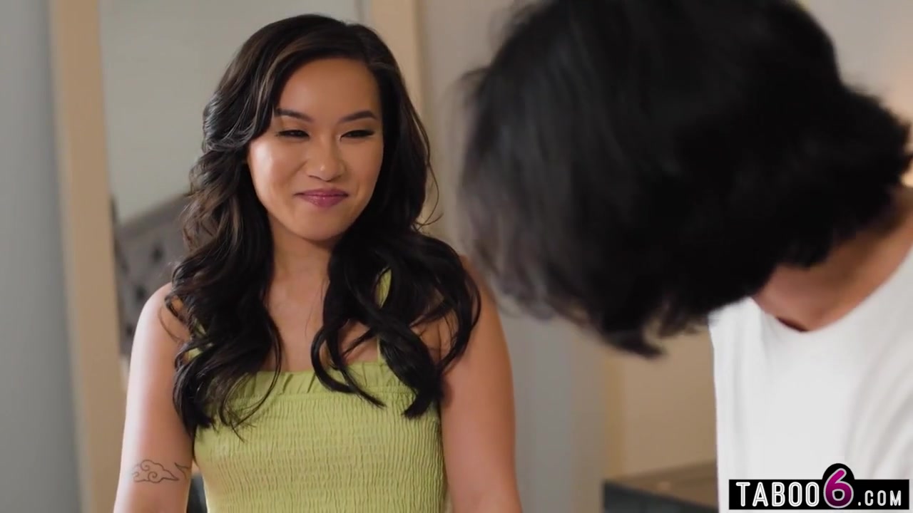 Kimmy Kimm - Up And Close With Tiny Asian