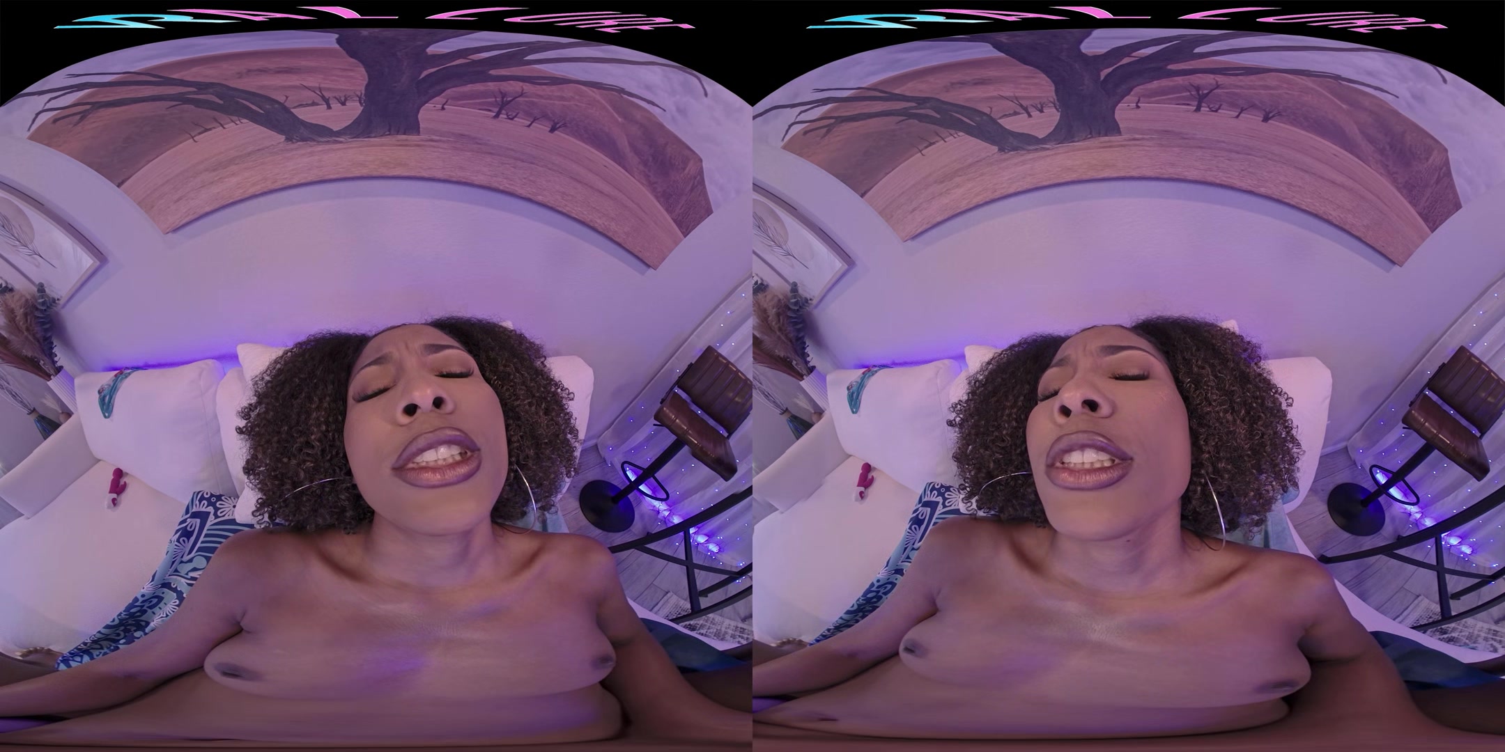 Dazzling ebony bombshell plays with herself in VR before going on a date
