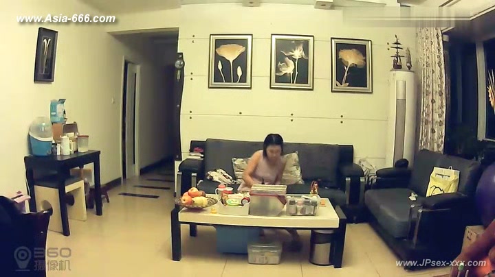 Hackers use the camera to remote monitoring of a lover's home life.285