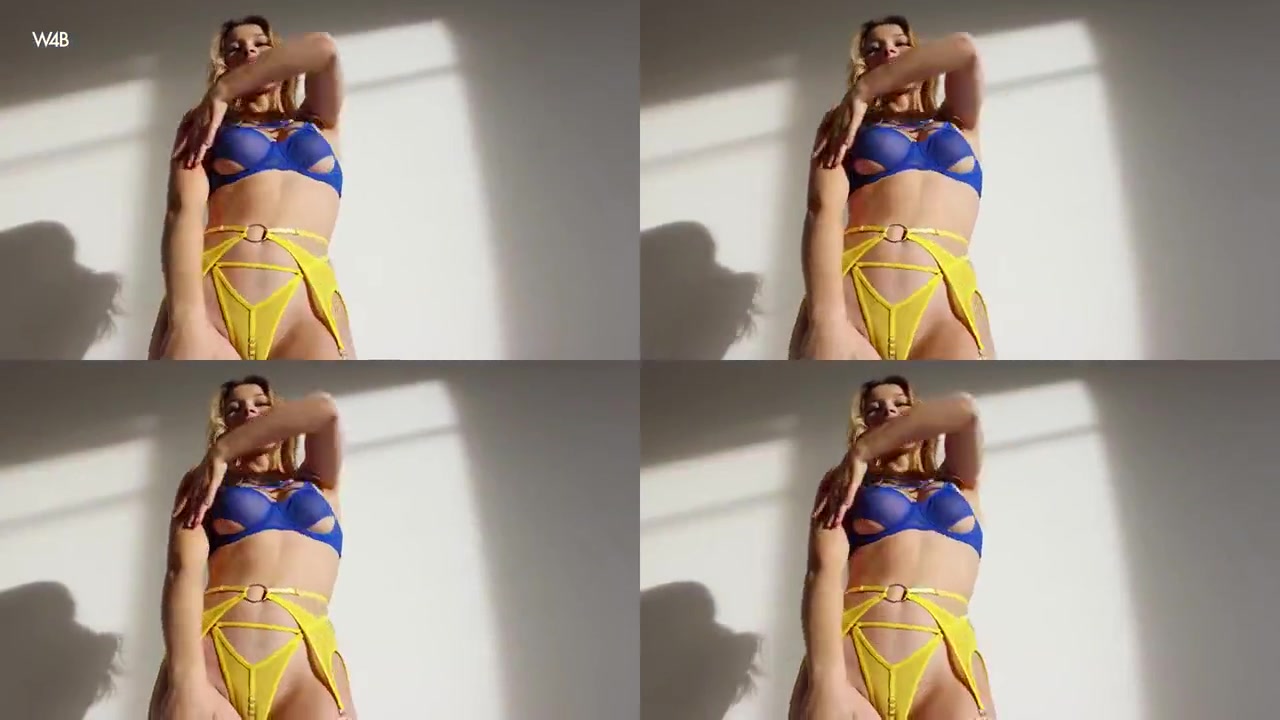 Kat Arina And Katarina Meis In Flirting In The Studio In 4k