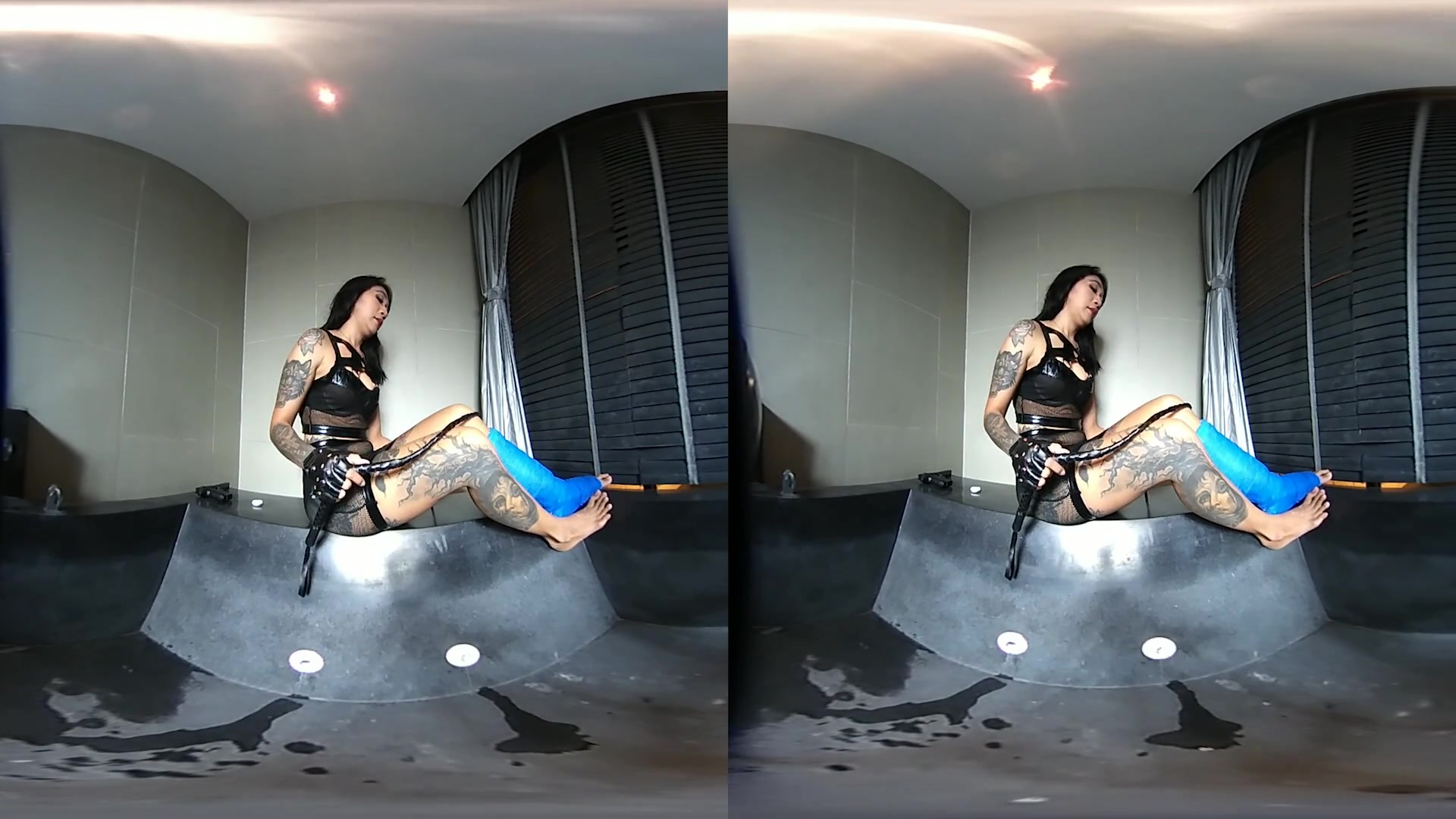 Short Cast Leg And Dominatrix Outfit (SCL) - VRpussyVision