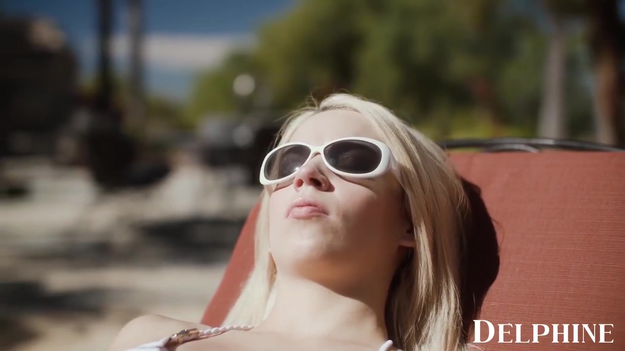 Madison Summers - Sexy House Sitter Gets Lathered Up And Fucked By The Pool