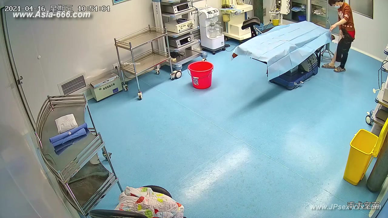 Peeping Hospital patient.8