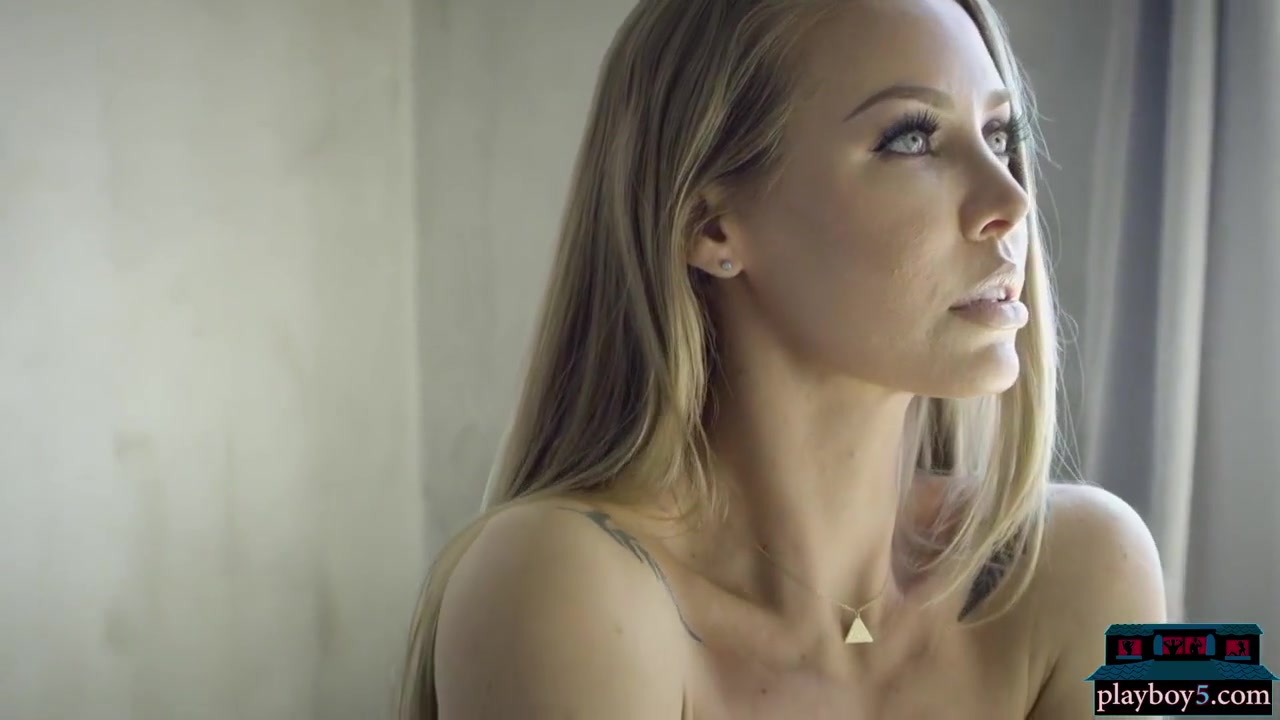 Mature Saucy Striptease With Nicole Aniston And Hot Milf