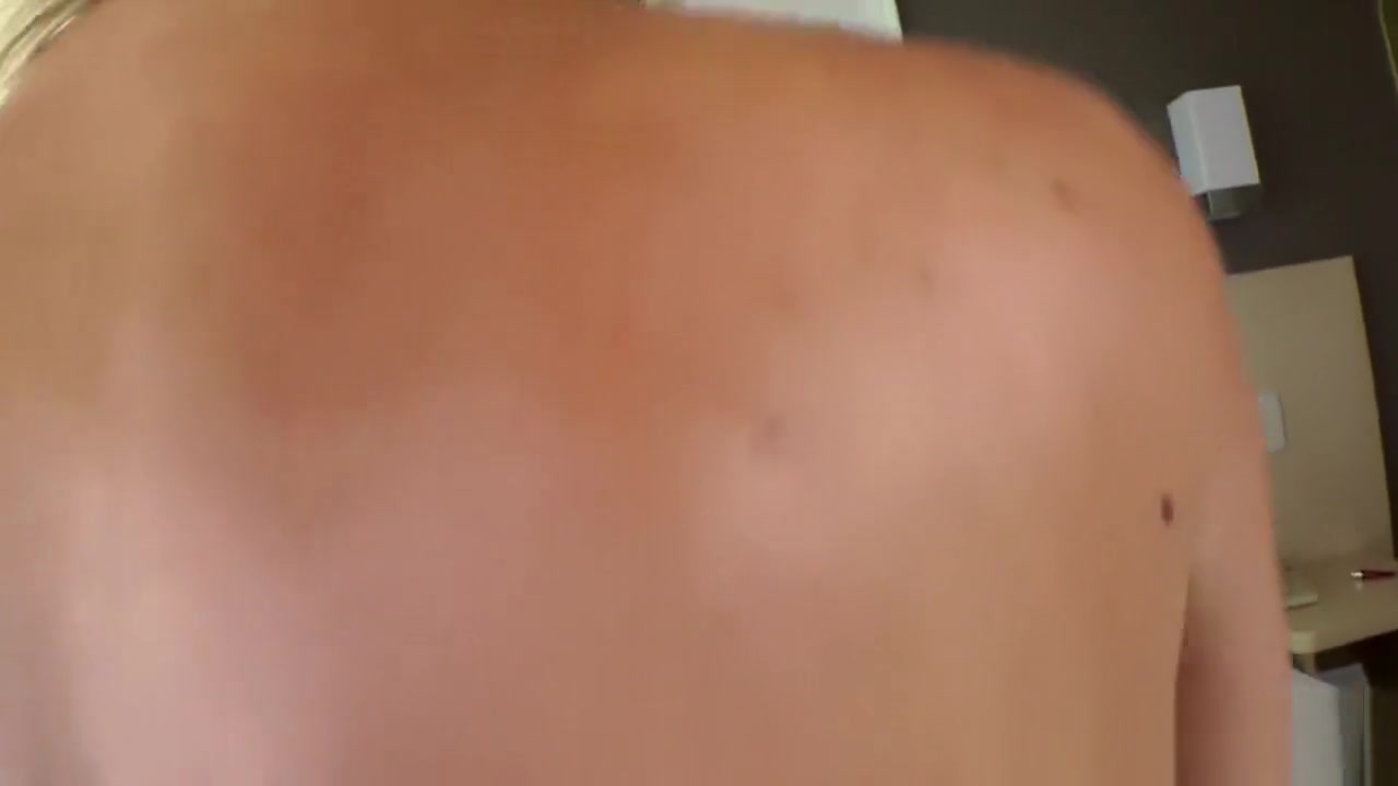 Shemale amateur in stockings facializing guy