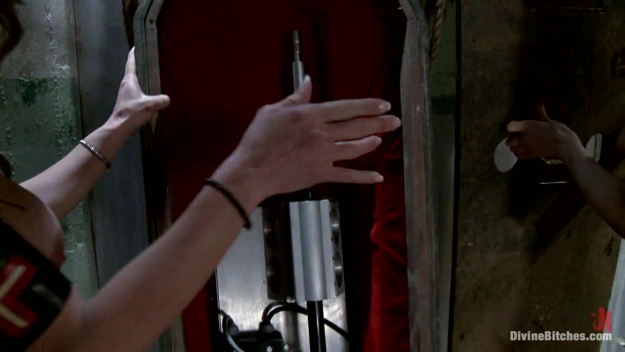 Lorelei Lee Zak Tyler Felony in The Apocalypse And The Last Piece Of Man Meat On Earth - DivineBitches