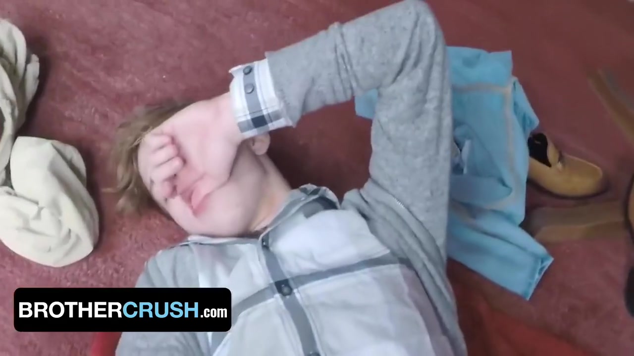 Zach Brenton And Butt Cheeks - Nerdy teen 18+ Bends Over And Spreads His For Step Brothers Jizz
