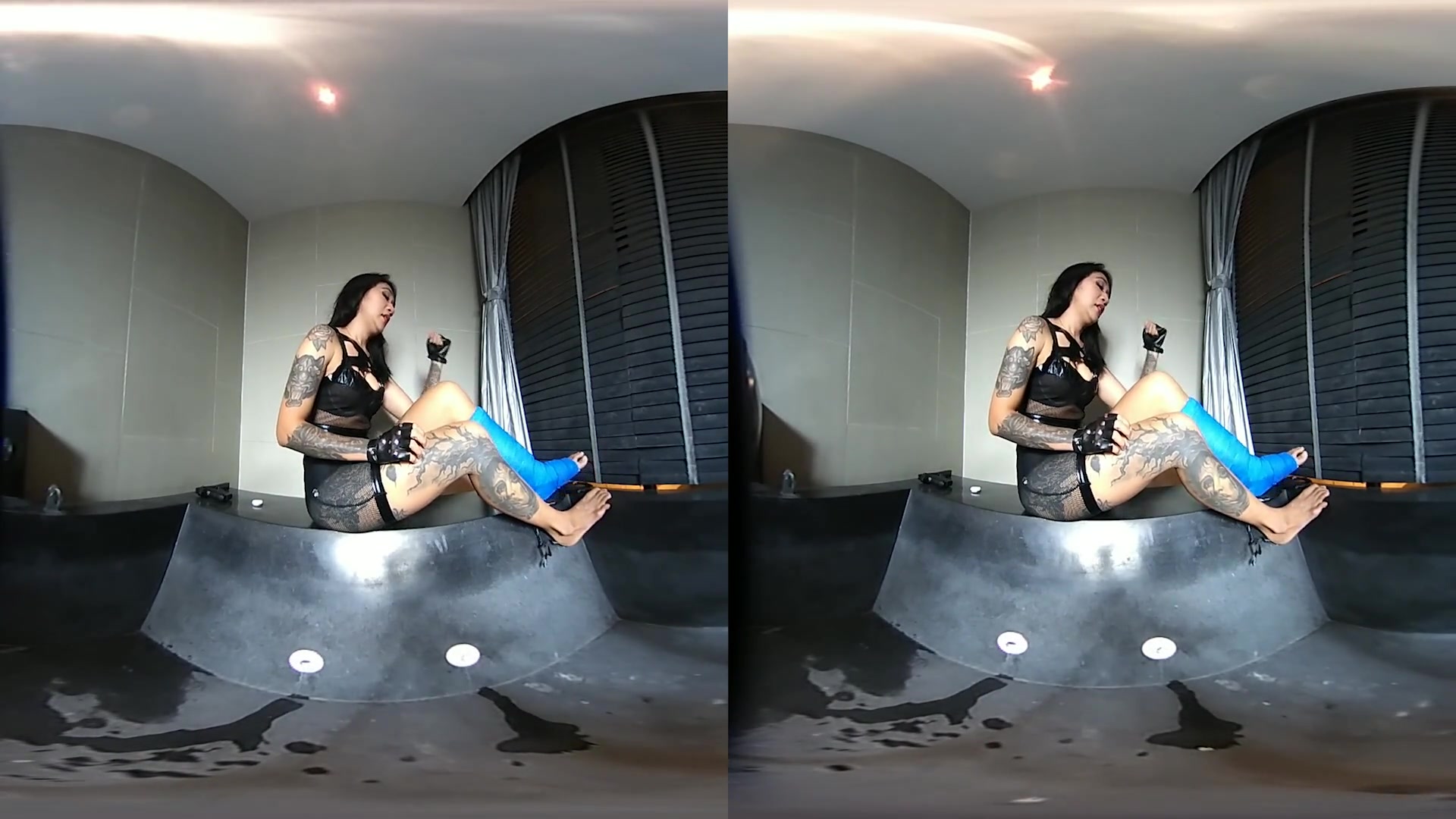 Short Cast Leg And Dominatrix Outfit (SCL) - VRpussyVision