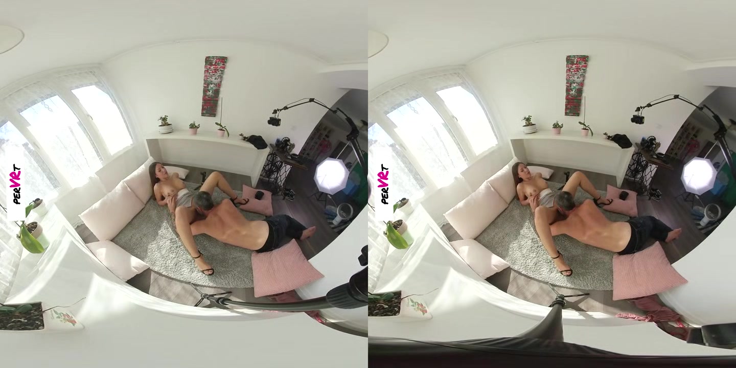 Insta hottie turned bimbo Photoshoot BTS - perVRt