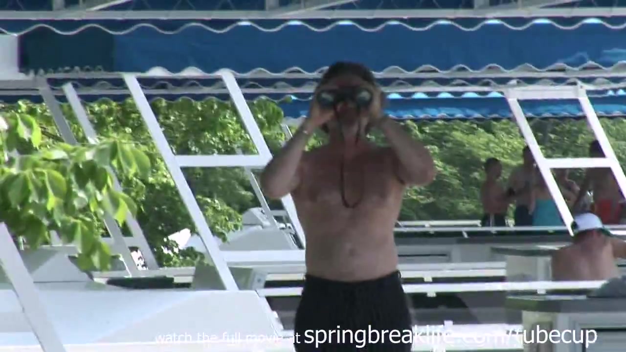SpringBreakLife Video: Bi-Curious Chicks Playing Around