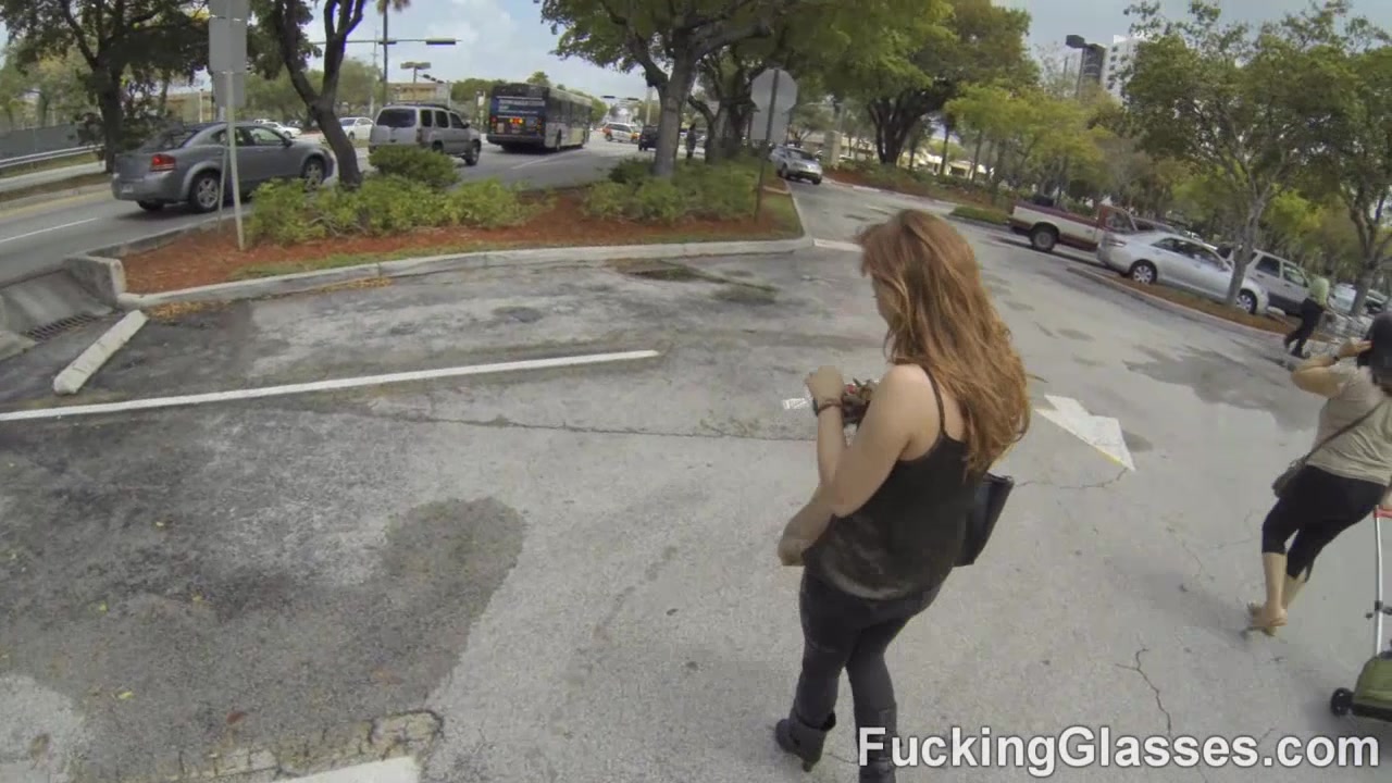 Fucking a hottie before her date