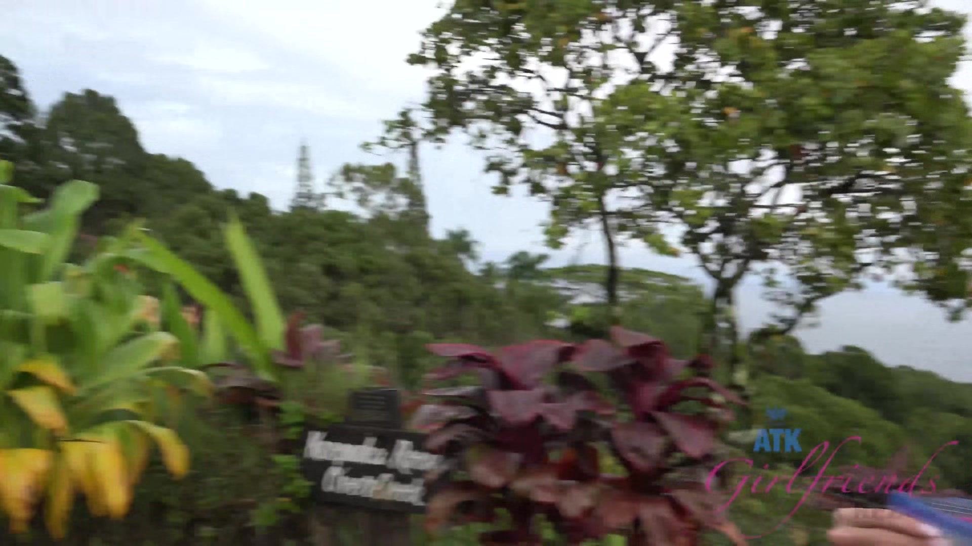 Virtual Vacation In Hawaii With Emma Hixx 9/16