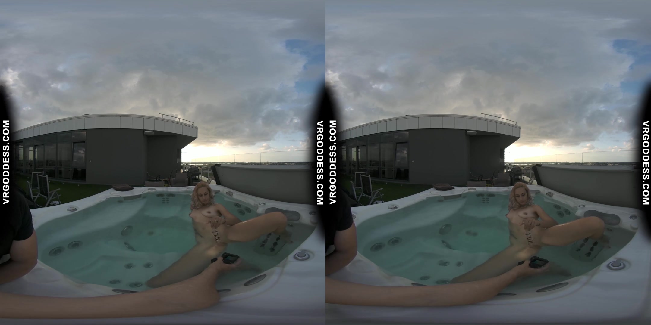 Sexy Mary Jane Using Glass Dildo In Jacuzzi