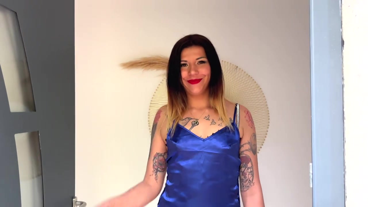 Katya is not impressed by two guys! - Jacquie et Michel TV
