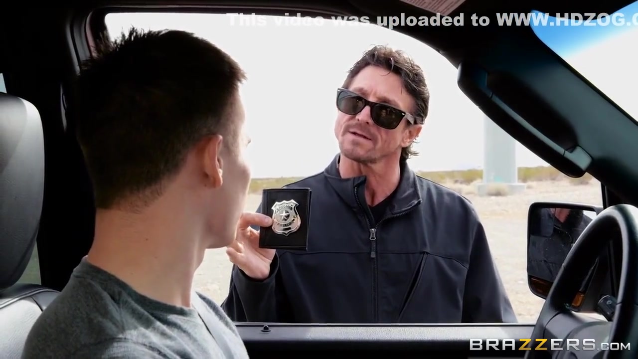 Jenna J Ross And Tommy Gunn - 30yo Hitchhiker Fucking Young Driver In The Car