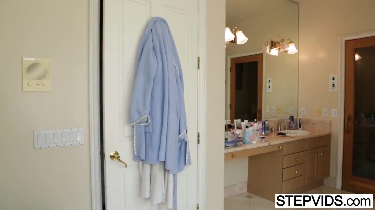 Hot Stacey Leann Gets Fucked By Her Stepbro
