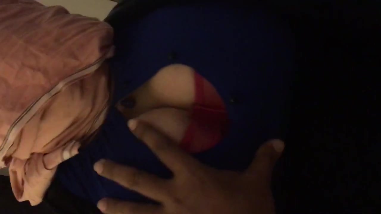 Mallu aunty huge boobs pressed
