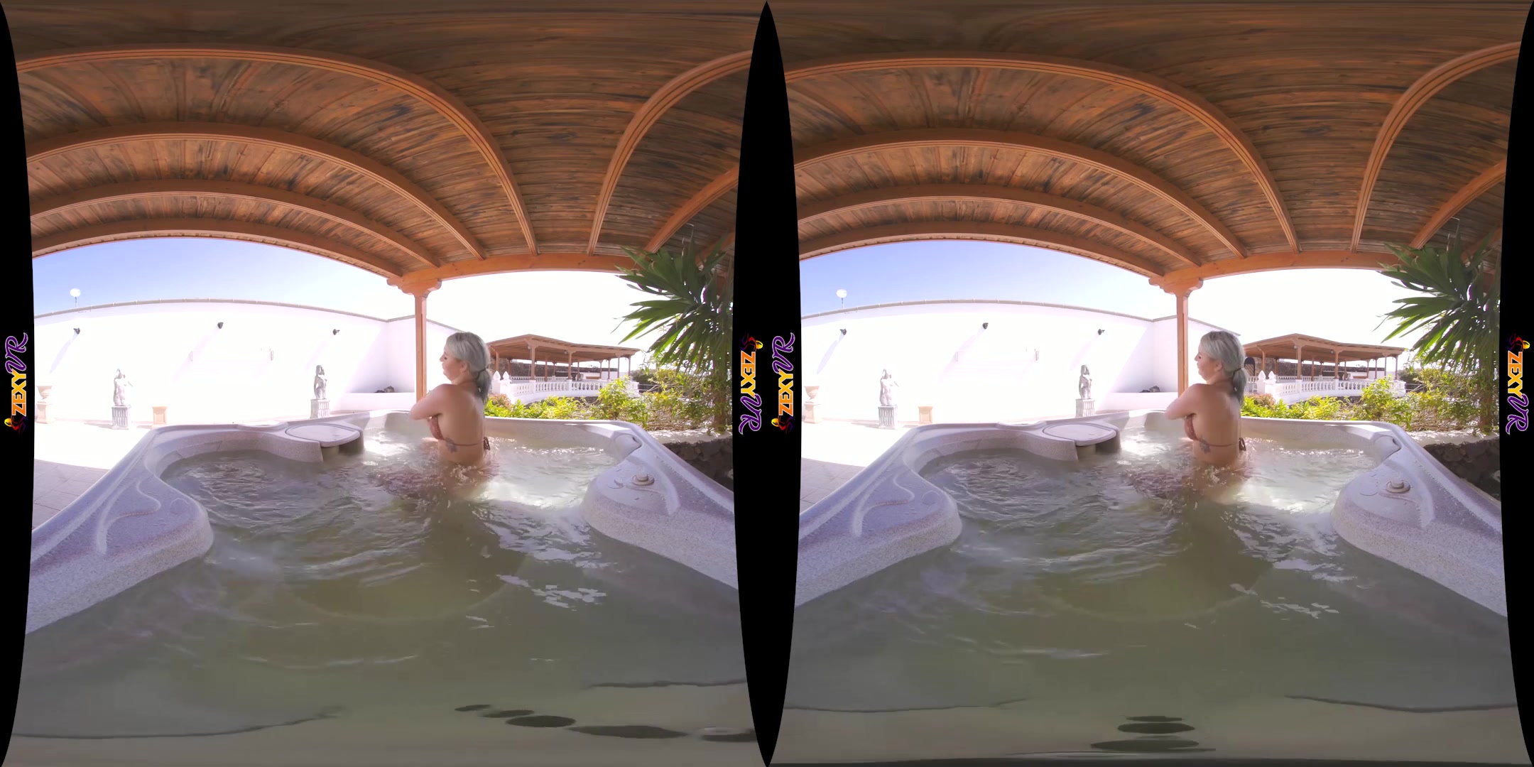 Hot Tub Date featuring Chloe - ZexyVR