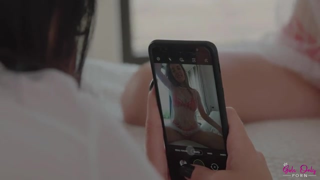 Taking Pictures And My Body - S7:E10 - Nubilefilms