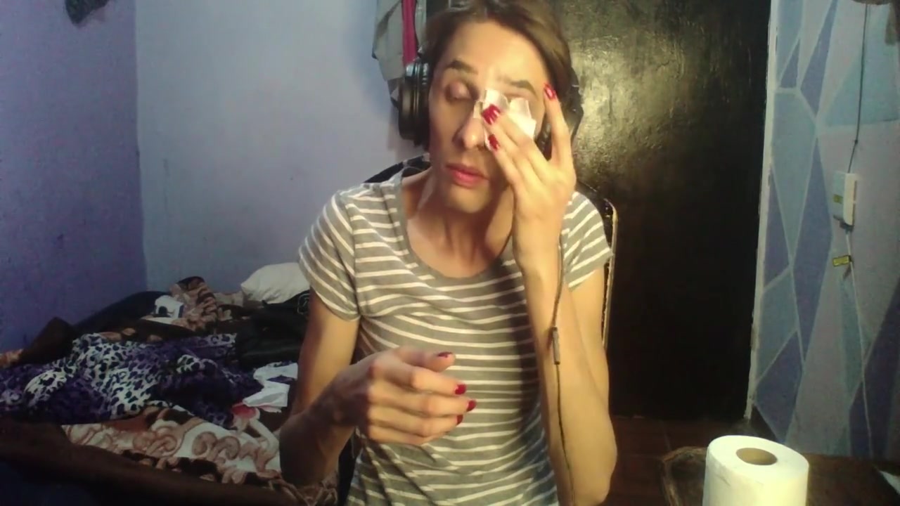 While I Remove My Makeup I Masturbate