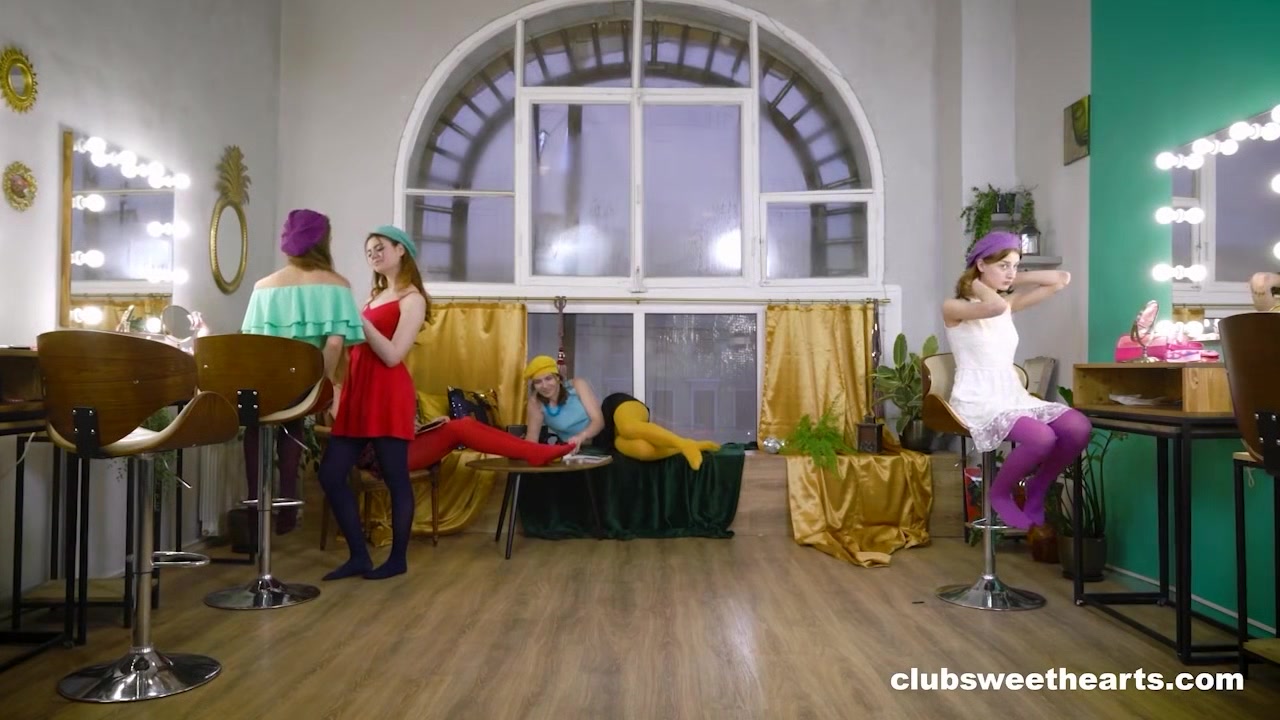 Lesbian Babes having Fun - Clubsweethearts
