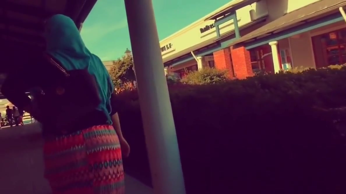 hijab wife big ass walking in street