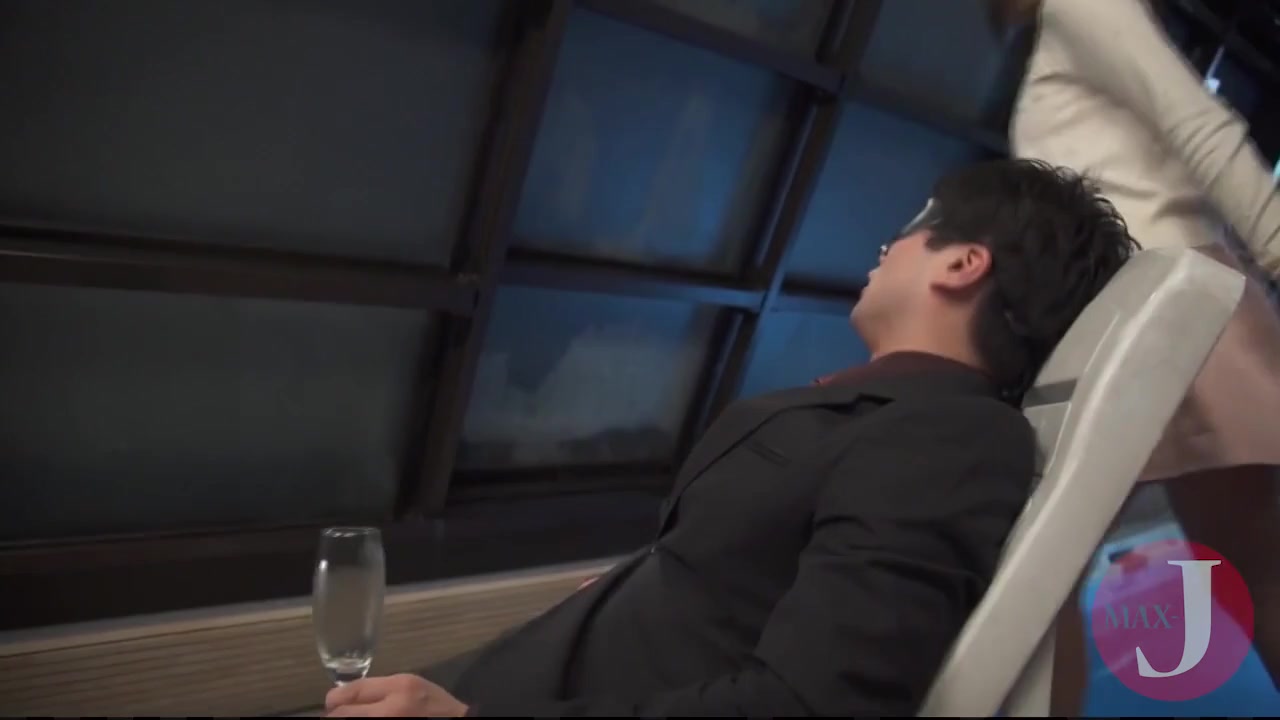 Two Super Idols Fuck Their Manager - AsianHappyEnding