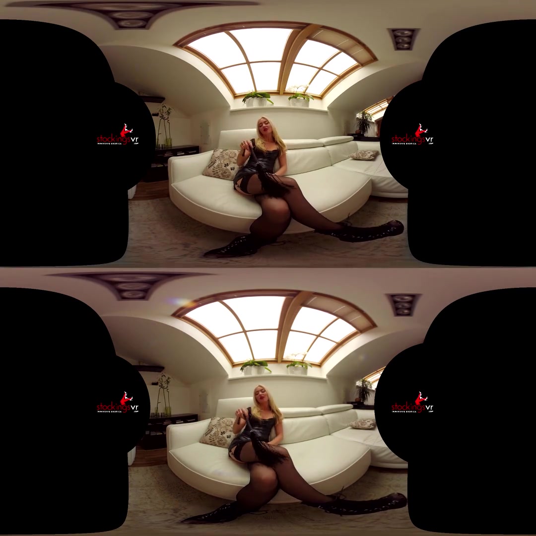 Victoria Puppy in Crotchless C*nt Victoria Puppy - StockingsVR