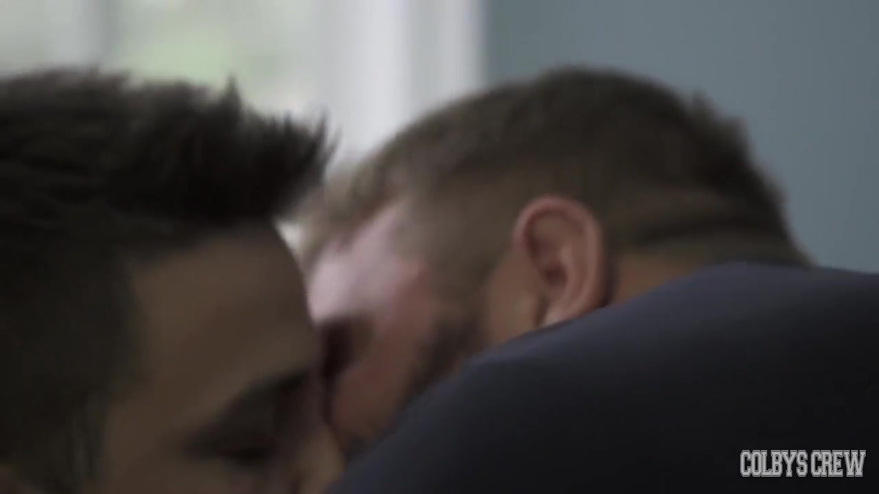 Hunky Seduces Athletic Stud And Sucks His Dick With Colby Jansen