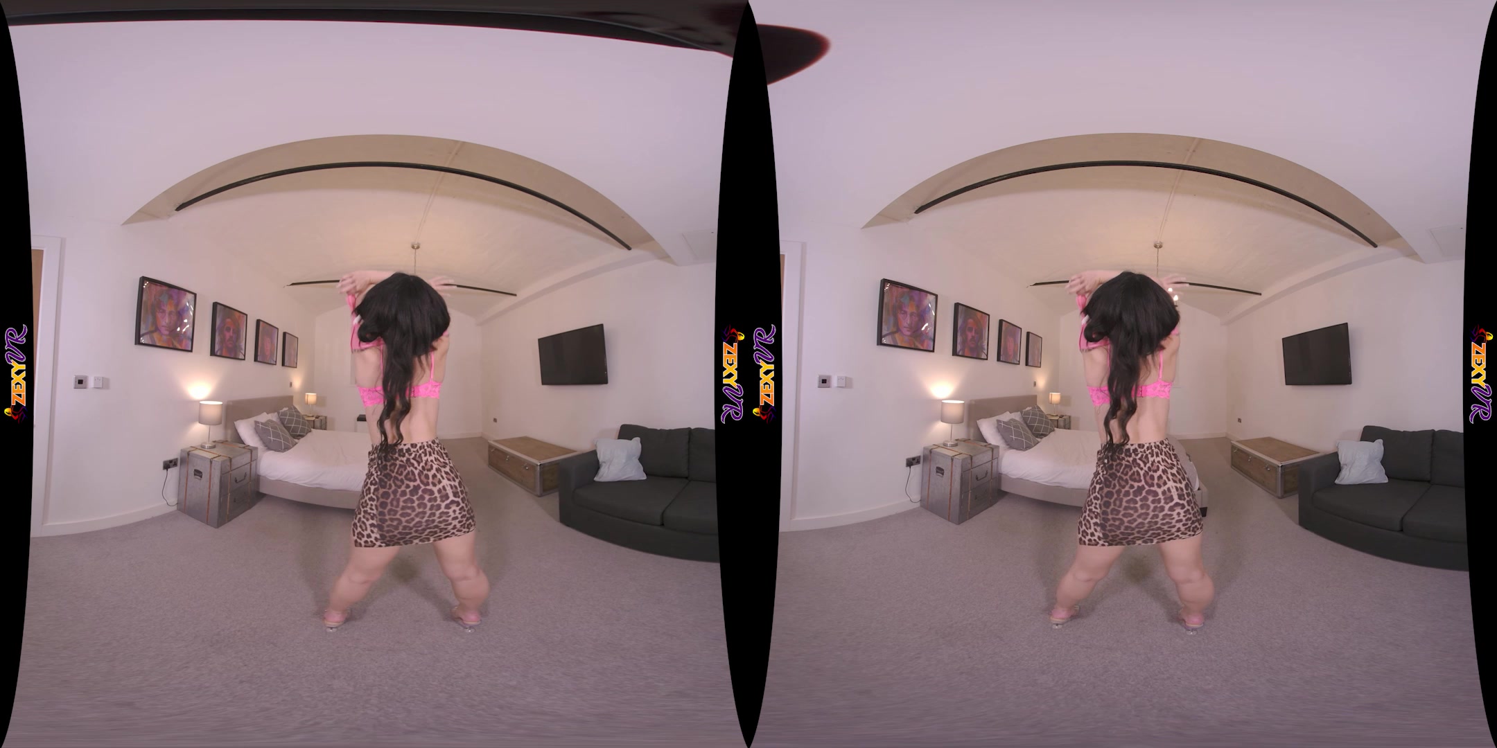 Heating Up featuring Chelsea Essex - ZexyVR