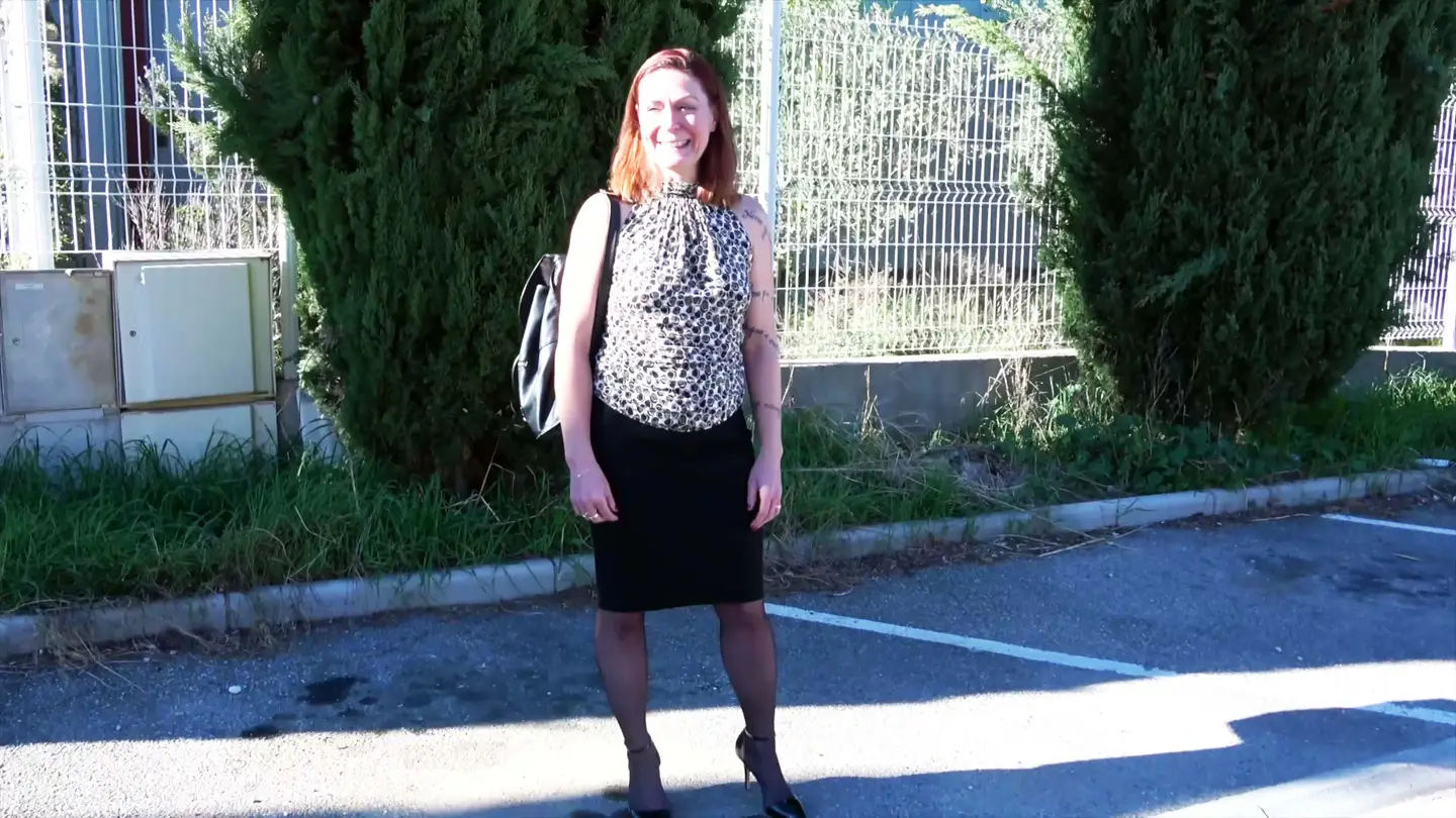 Wendy, 40 years old, future manager of a hair salon in Brignoles! - Jacquie et Michel TV