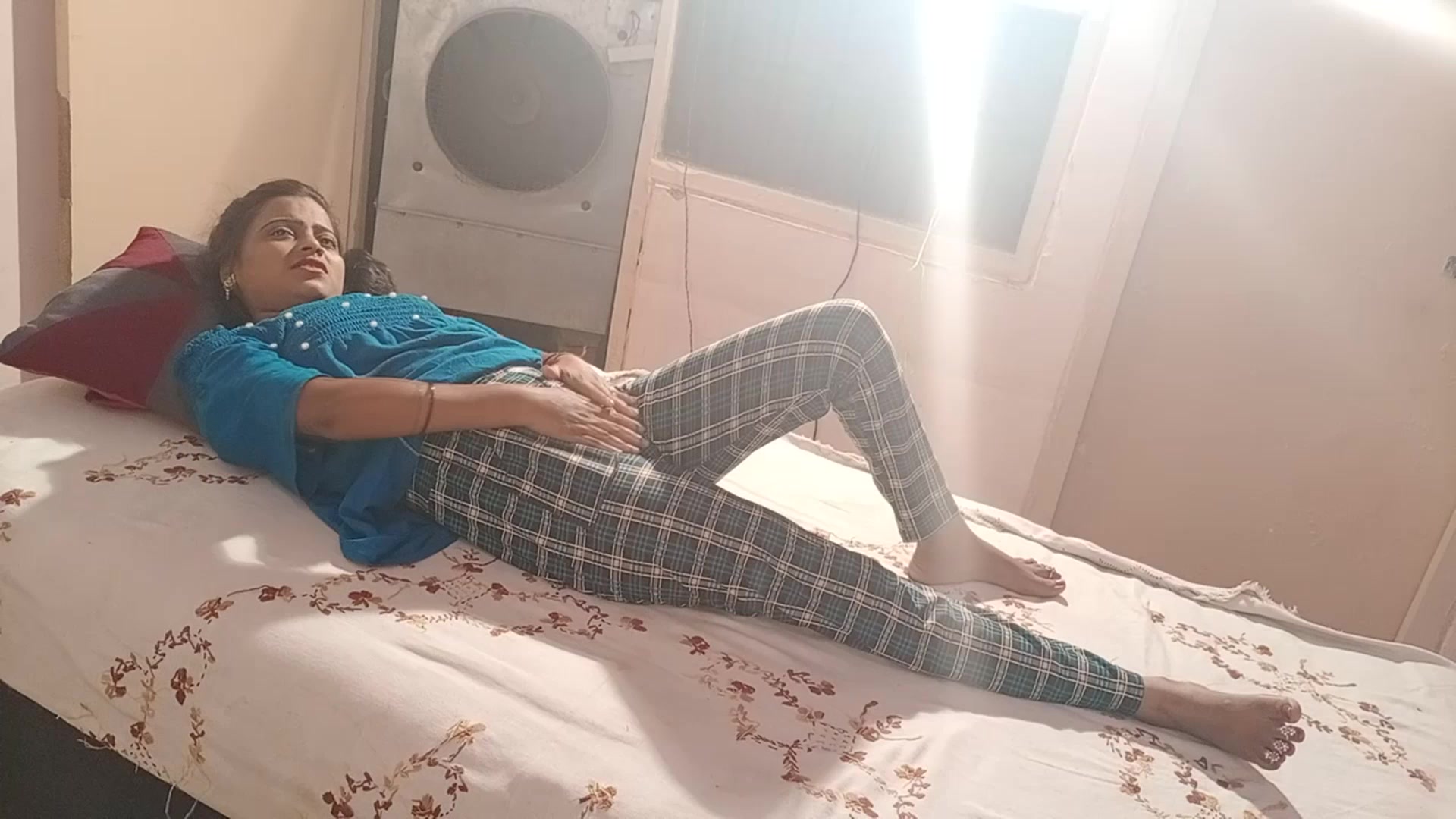 Horny Indian Mature Couple having intimate missionary desi sex, cum out of pussy
