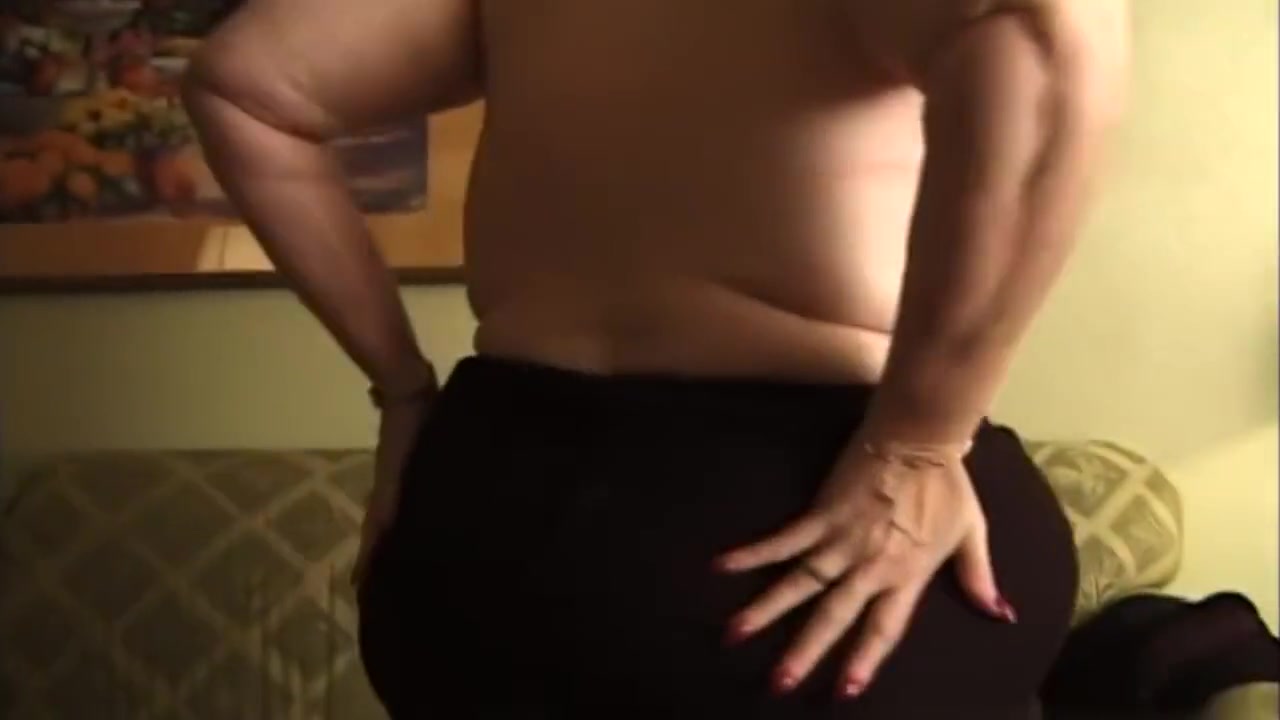 Bbw Alabama Takes A Dildo