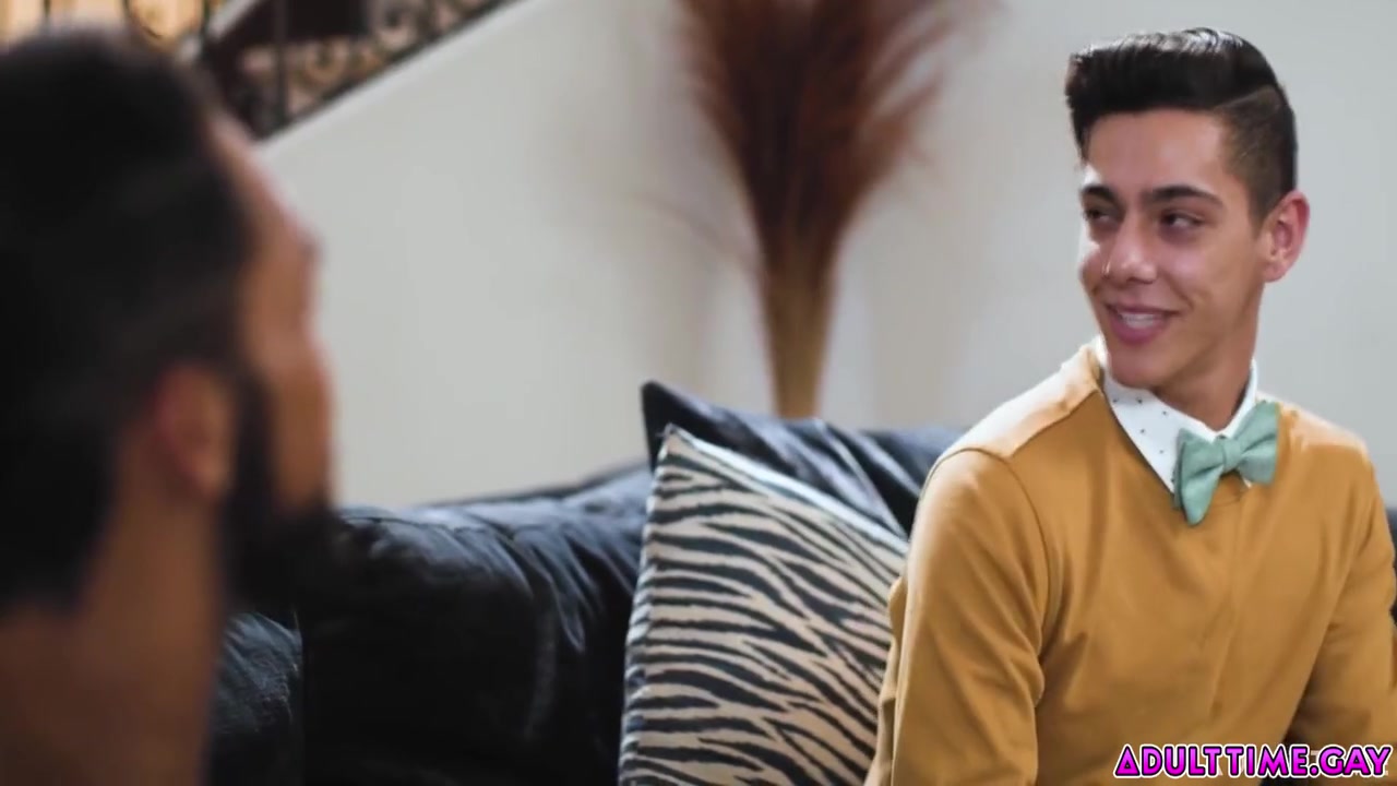 First Time Anal Sex For Queer Virgin! 6 Min