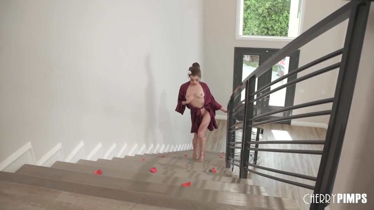 Gets Turned On In The Bathtub And Loves Masturbating With Her Big Dildo - Spencer Bradley