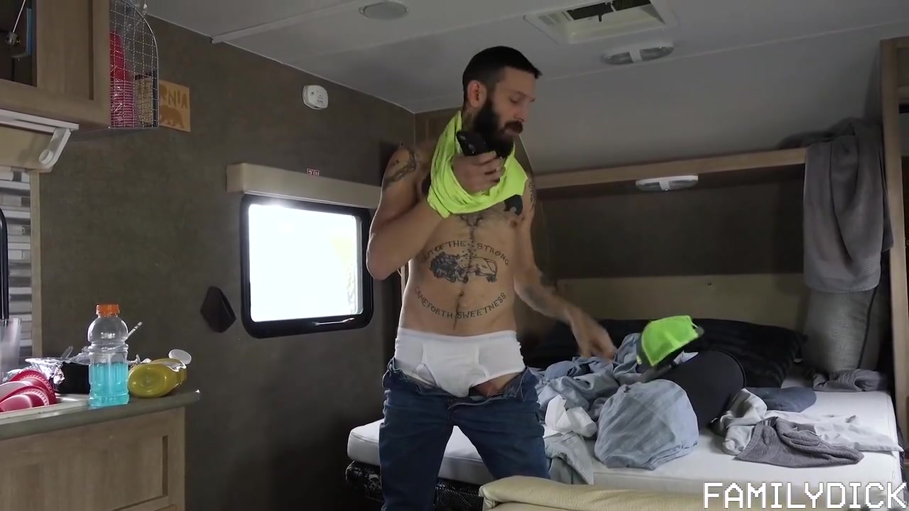 Matt Muck And Mel Grey In Bareback Creampie In Secret