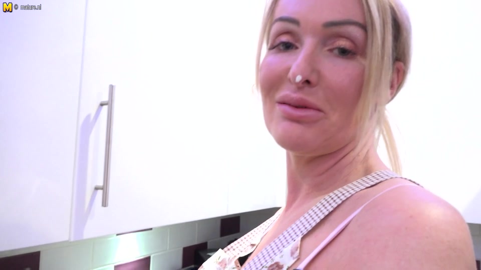 British Milf with great ass gets naked during cooking and masturbates