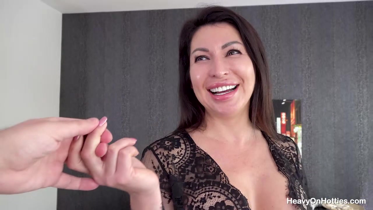 Casting Call With Monica Bella - HeavyOnHotties