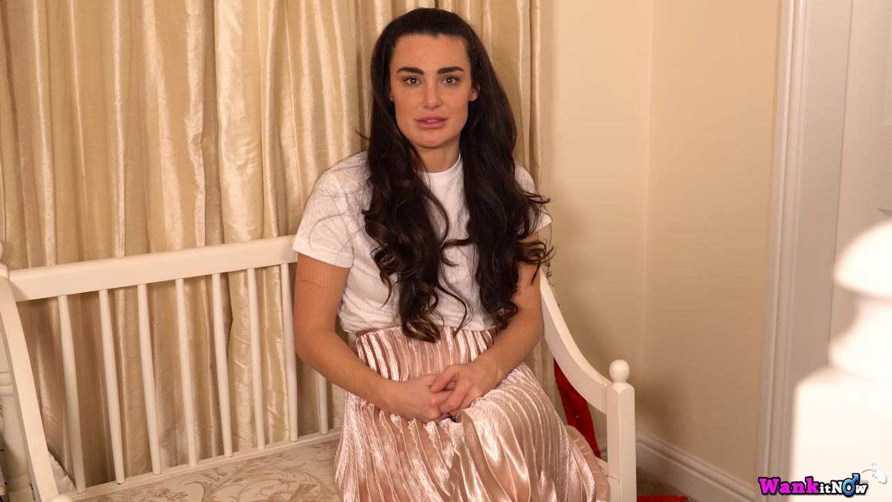 Laura - Pervy Landlord - Sexy Videos - WankitNow
