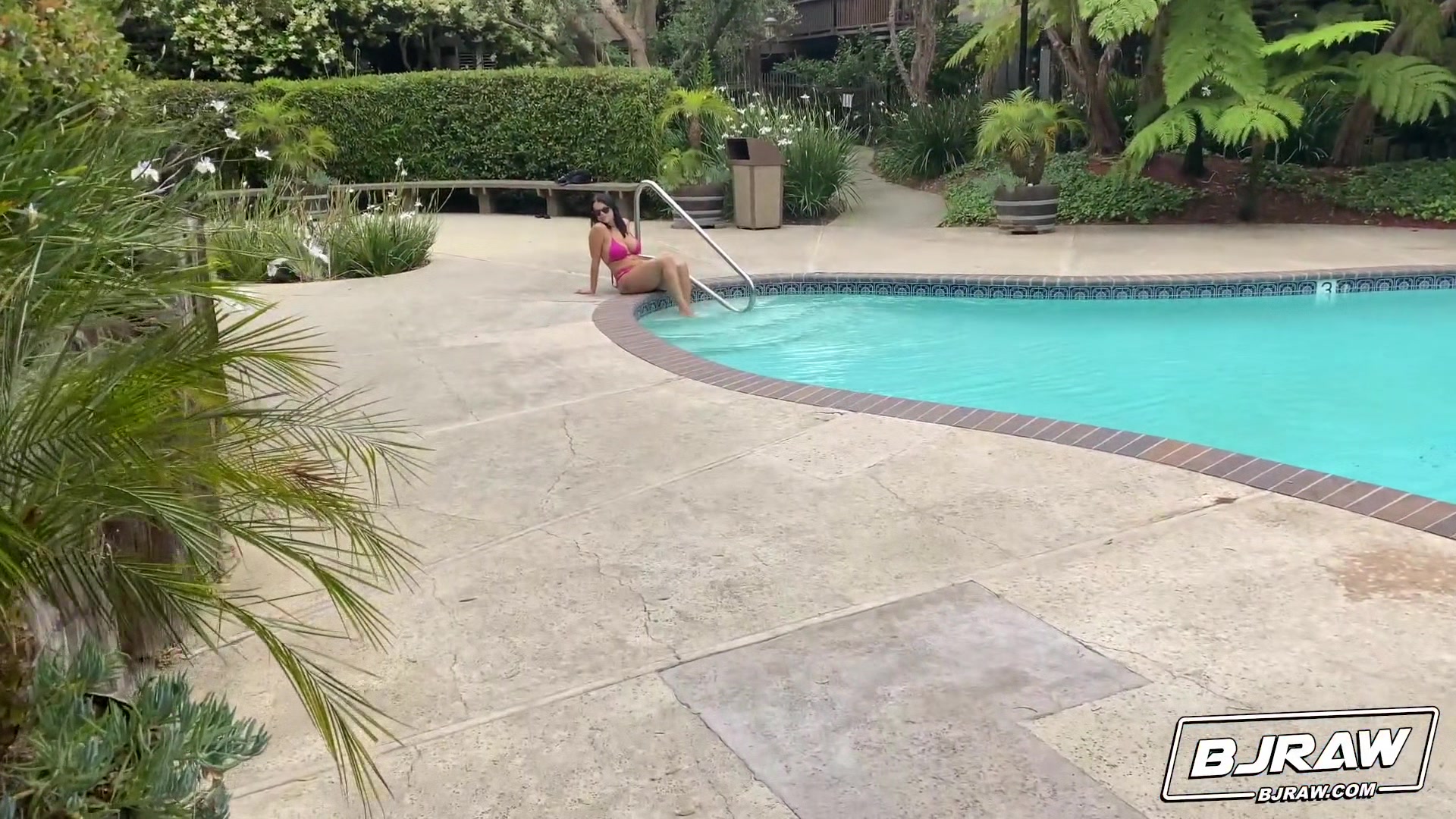 Nadia Gets Naughty - BJRaw