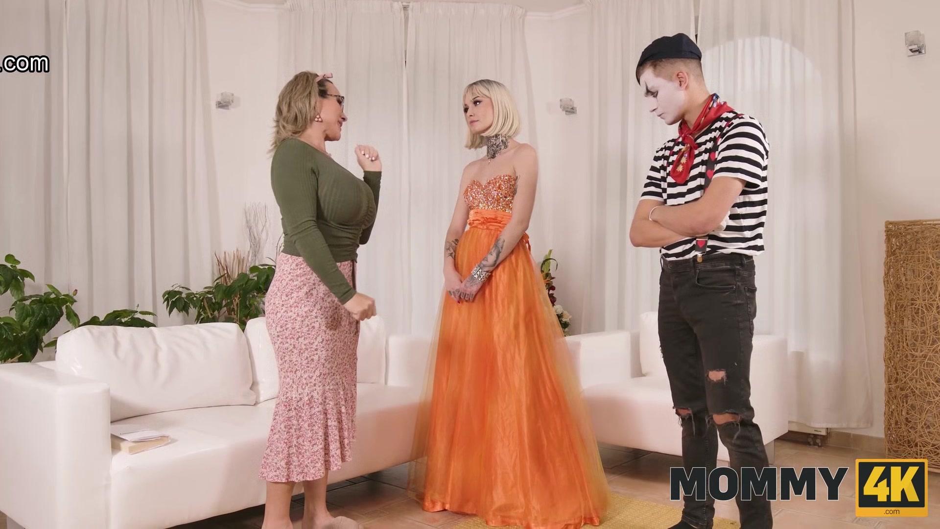 MOMMY4K. Friend with Benefit of Mime