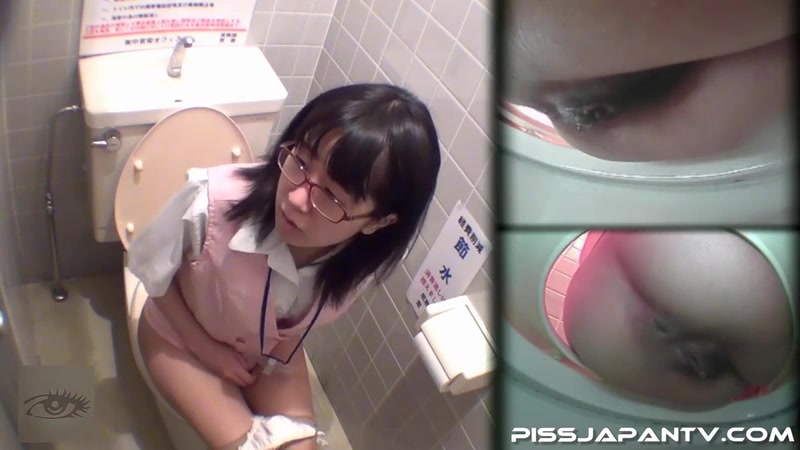 Pissing Fish - PissJapanTV