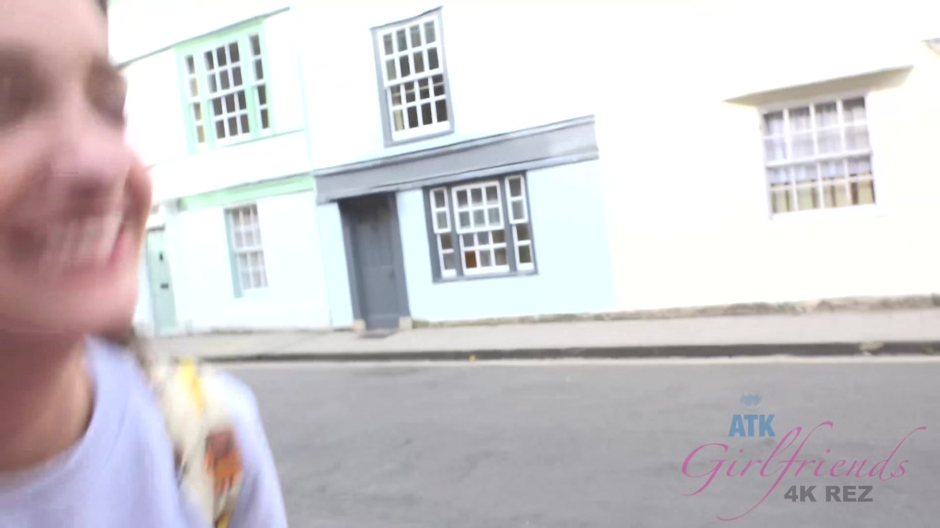 Virtual Vacation London With Gia Paige 4/5