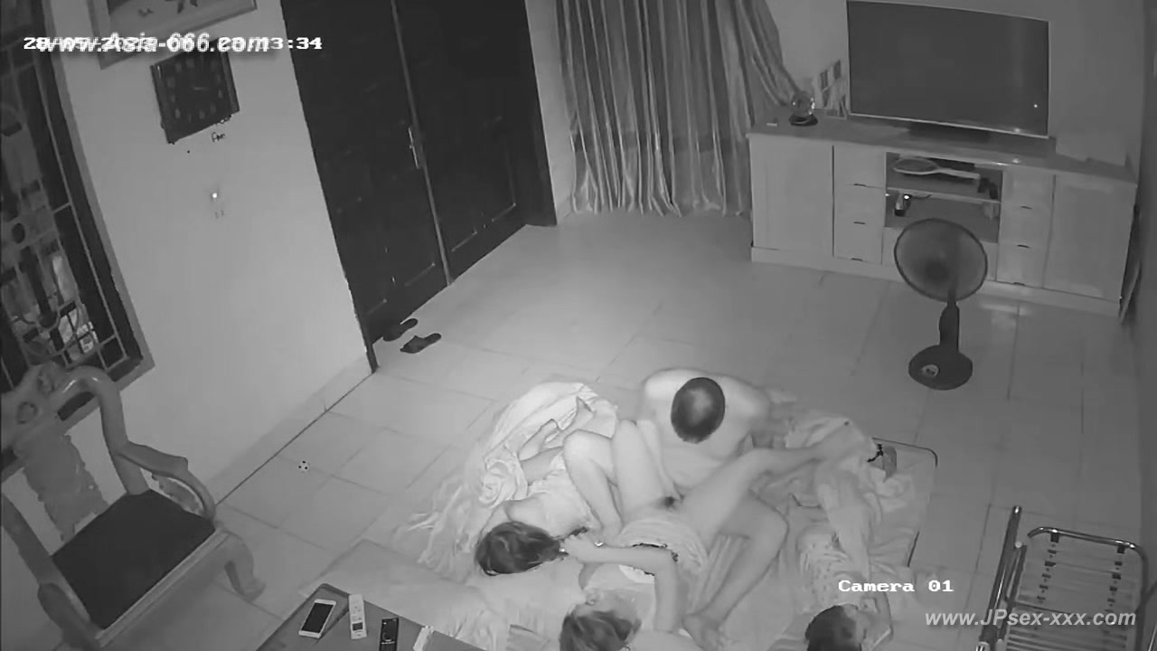 Hackers use the camera to remote monitoring of a lover's home life.610