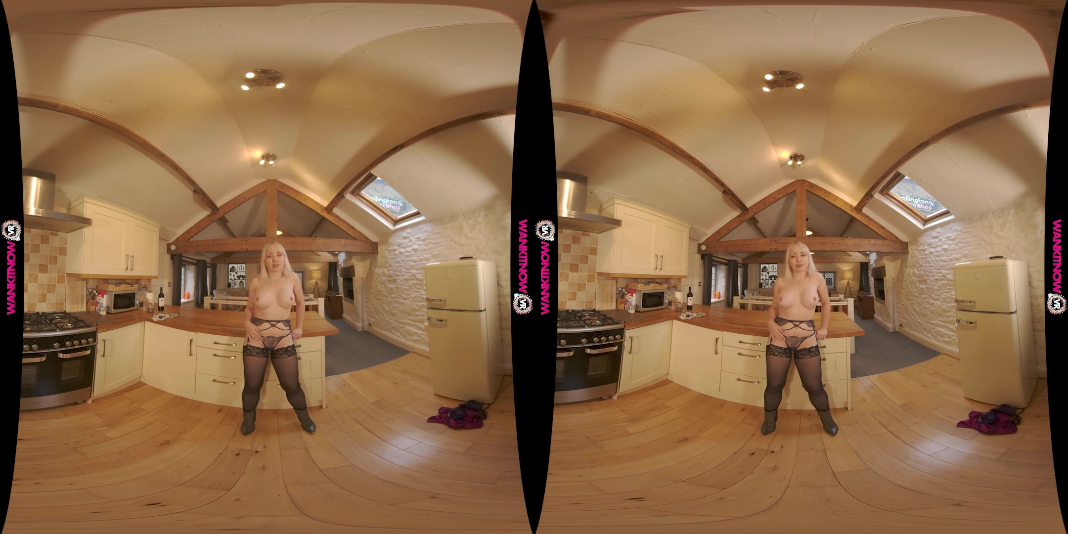 You Like To Watch, Step Bro? featuring Cherry English - WankitNowVR