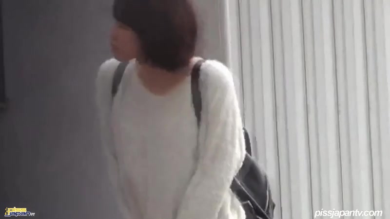 Pretty Girls Need A Piss Break - PissJapanTV