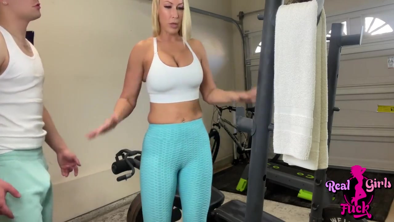 Mellanie Monroe - My Big Tit Step Wants To Fuck Instead Of Lifting 12 Min